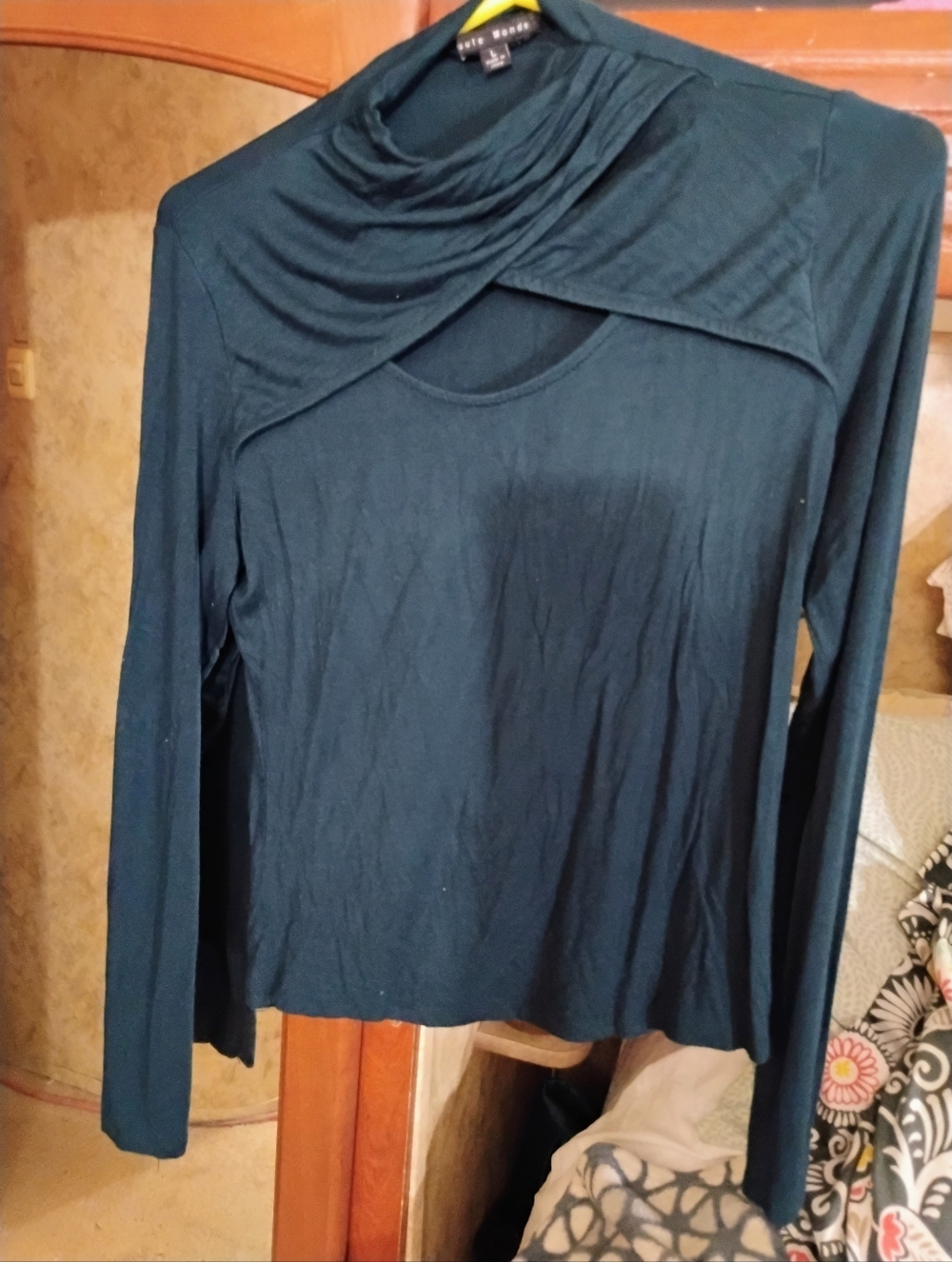 Haute Monde Woman's Top Size Large